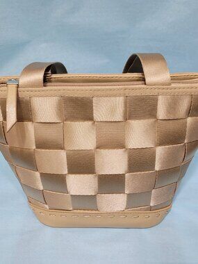 P2922-NWOT Gold Seatbelt Zip Top Satchel/Shoulder bag
